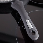 Tegame-crepiera-Mythos-Tognana-antiaderente-manico