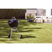 Barbecue-carbone-Weber-Original-Kettle-E-4710-47cm-ambientata