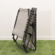 Lettino-sdraio-pieghevole-grigio-casa-collection-chiuso