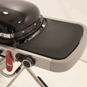 Barbecue a gas Weber Traveler nero portatile ripiano