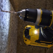 Trapano avvitatore a percussione V20 Fatmax Brushless 18V kit Stanley SFMCD721D2K-QW luce LED