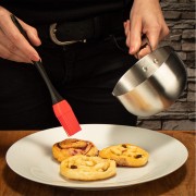 Pentolino in acciaio per salsa con pennello in silicone set 2pz