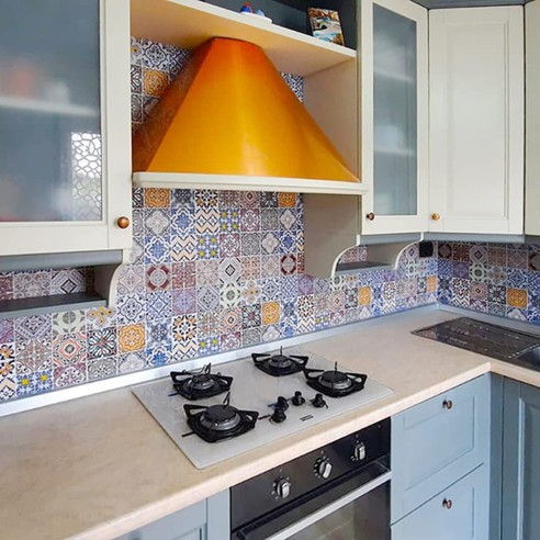 Pannello paraschizzi cucina adesivo da parete Azulejos Crearreda ambientata