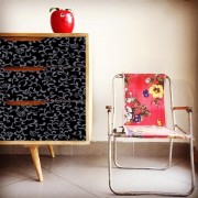 Pellicola adesiva per mobili in vinile Sonja black D-c-fix ambientata