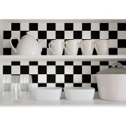 Pellicola adesiva per mobili in vinile Scacchi 45x200cm ambientata