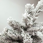 Albero di Natale innevato Tirolo 240 cm Domus dettaglio rami