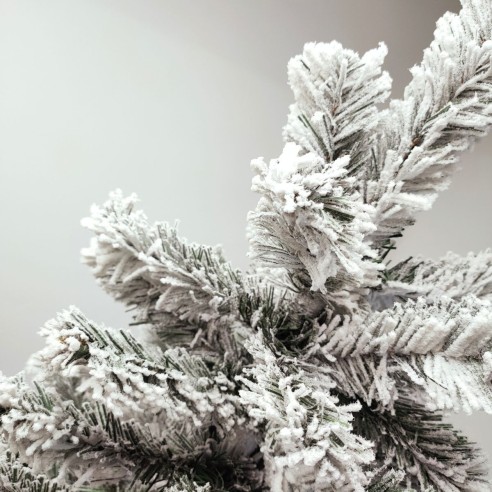 Albero di Natale innevato Tirolo 270 cm Domus dettaglio rami