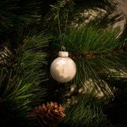 Pallina di Natale in vetro grigio perlato Ø 6 cm