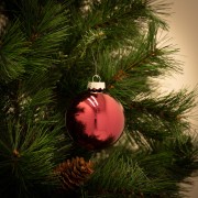 Pallina di Natale in vetro amaranto lucido Ø 8 cm