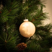 Pallina di Natale in vetro rosa lucido