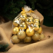 Palline di Natale in plastica oro Ø 8 cm conf da 24 pz ambientate