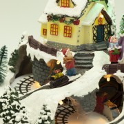 Villaggio di Natale musicale con luci e trenino Domus dettaglio