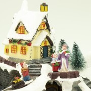 Villaggio di Natale musicale con luci e trenino Domus dettaglio