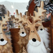 Renna natalizia in legno naturale H30 cm assortito