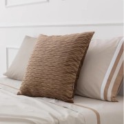 Cuscino arredo Giulia Plisse 50x50 cm glassè ambientato Angelo Carillo