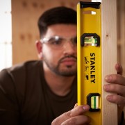 Livella in alluminio con profilo ad I 120 cm Stanley 0-42-076