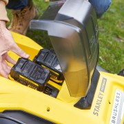 Rasaerba mulching semovente a batteria 18V Brushless Stanley V20 SFMCMWS251B-XJ