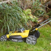 Rasaerba mulching semovente a batteria 18V Brushless Stanley V20 SFMCMWS251B-XJ