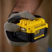 Set caricabatterie con batteria 18V 4A V20 Stanley SFMCB14M1-QW