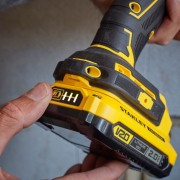 Trapano avvitatore a percussione Brushless 18V Stanley Fatmax V20 SFMCD721B-XJ
