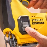 Seghetto alternativo a batteria 18V Stanley Fatmax V20 SFMCS600B-XJ