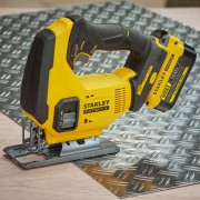 Seghetto alternativo a batteria 18V Stanley Fatmax V20 SFMCS600B-XJ