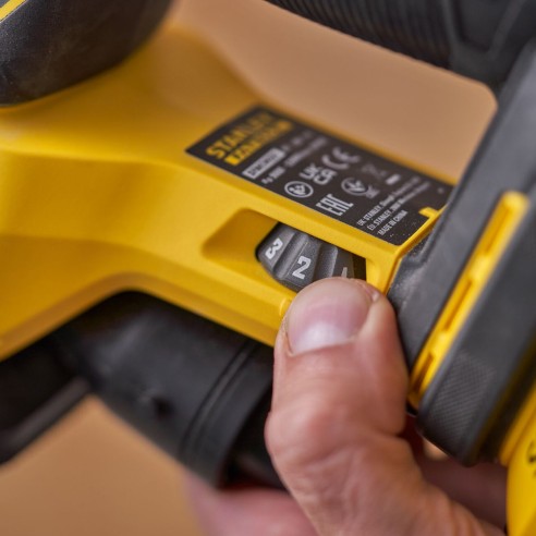 Levigatrice orbitale a delta per dettagli 18V Stanley Fatmax 20V SFMCW221B-XJ