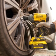 Avvitatore a impulsi Brushless 1/2" 18V Stanley Fatmax V20 SFMCF920B-XJ