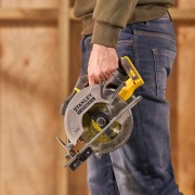 Sega circolare a batteria 18V Stanley Fatmax V20 SFMCS500B-XJ