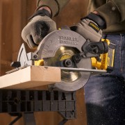 Sega circolare a batteria 18V Stanley Fatmax V20 SFMCS500B-XJ