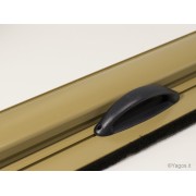 Zanzariera-a-rullo-verticale-bronzo-per-finestra