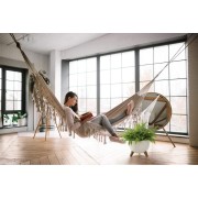 Roma portavaso da interno con piedini per piante e fiori sabbia Lamela ambientato