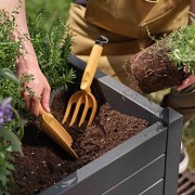 Linea Gaia di Teraplast attrezzi giardino solidi e colorati