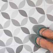 Piastrelle adesive per pavimenti Geometric Style Floor Tiles d-c-fix ambientate