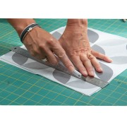 Piastrelle adesive per pavimenti Geometric Style Floor Tiles d-c-fix applicazione