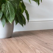 Piastrelle adesive per pavimenti Dark Oak Floor Tiles d-c-fix ambientate