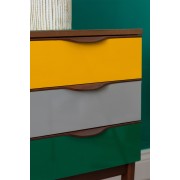 Pellicola adesiva per mobili giallo scuro 45cmx2m D-c-fix ambientata