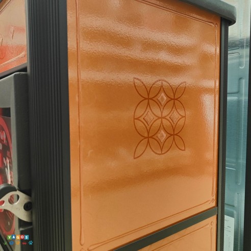 Stufa a legna Decor C con forno Cuoio EK63 rivestimento laterale