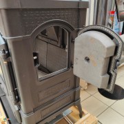 Stufa a legna in ghisa Isotta Forno La Nordica porta laterale