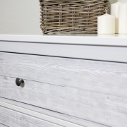 Pellicola adesiva per mobili Shabby Wood 45cmx2m ambientata