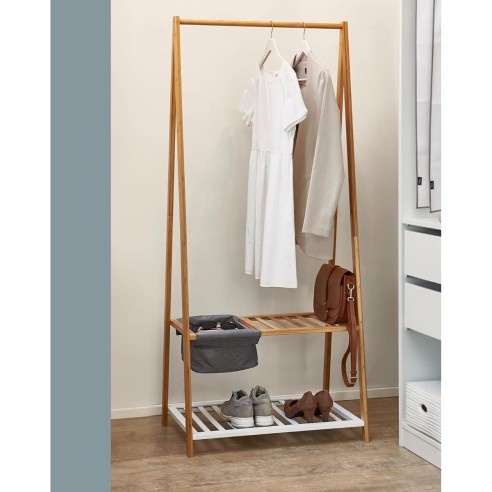 Stander appendiabiti bamboo con ripiano e cestino Domopak Living ambientato