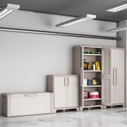 Keter Gulliver alto armadio in resina beige/sabbia ambientato