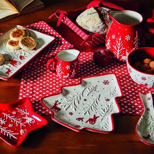 Piatto Stella 21x20 cm Winter Wonderland rosso ambientato