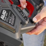 Mini motosega 18V Al-Ko CSM 1815 finestrella serbatoio olio