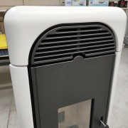 Stufa a pellet ermetica canalizzata Berry90+ Bianco EK63 frontale