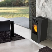 Stufa a pellet Ten2 Plus canalizzata 13 kW Grigio Italiana Camini 812620