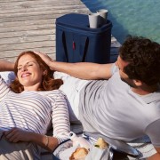 Borsa termica XL Reisenthel blu navy ambientata